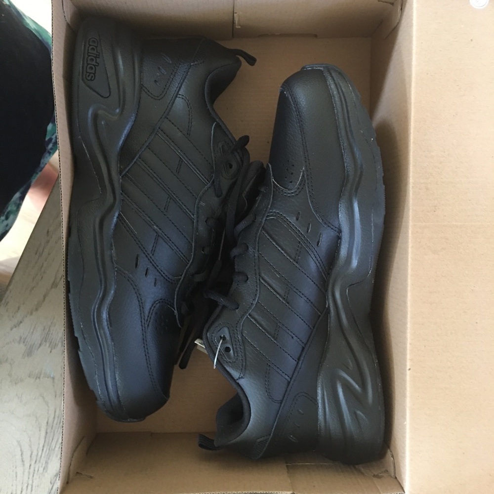 Men’s adidas black strutter 10.5 wide leather